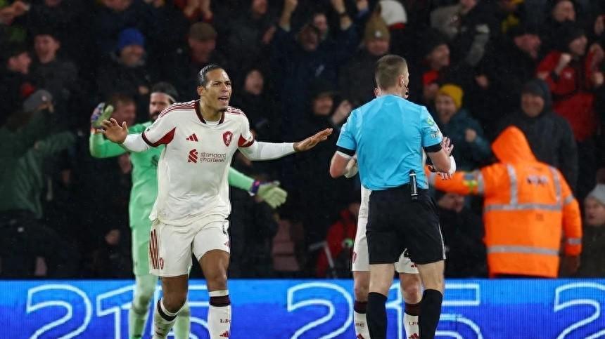 乐鱼官网-利物浦客场2-3负伯恩茅斯，范迪克低级失误引众怒